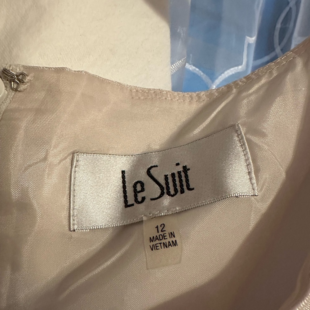 Le Suit Cream Women's Wedding Dress - Picture 3 of 6
